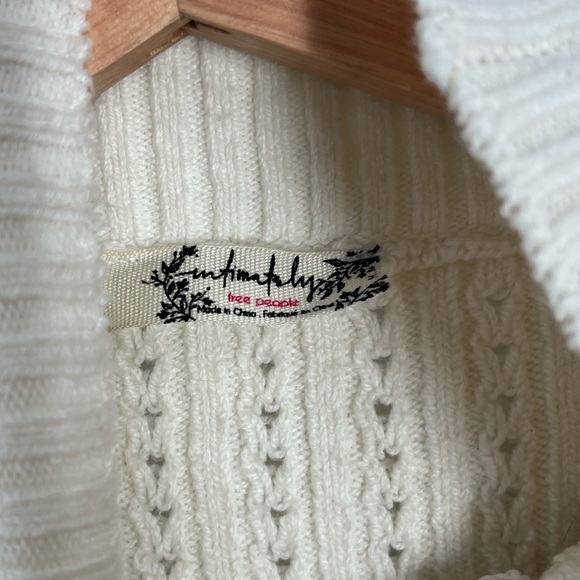 Free People White Knit Top Cropped Short Sleeve Turtleneck Size M - Picture 3 of 3